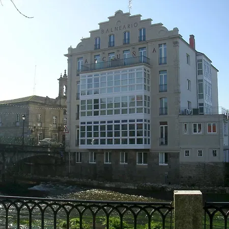 Balneario Acuna 2* カルダス・デ・レイス